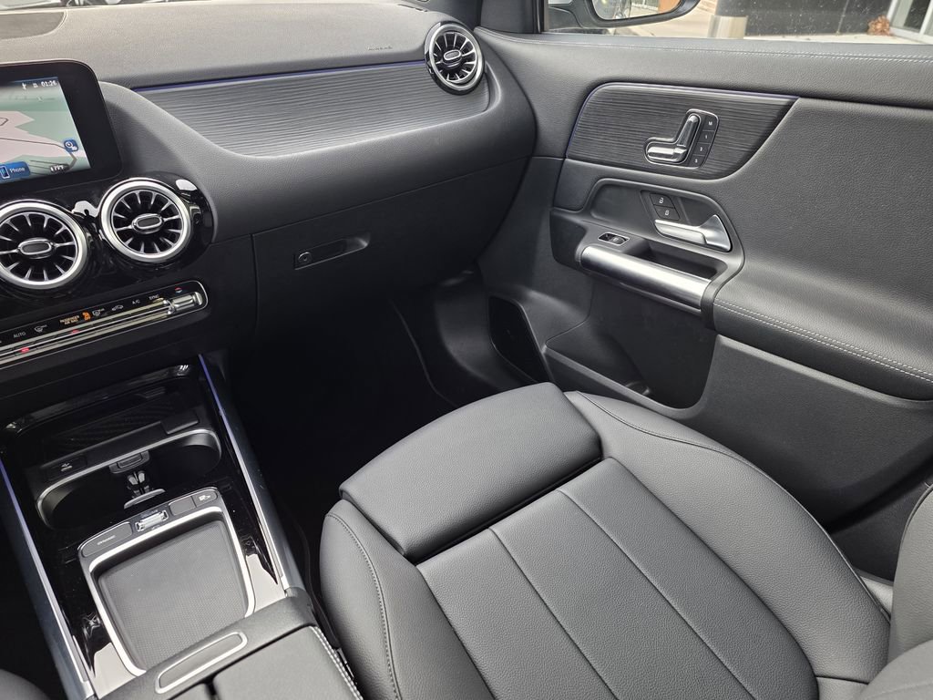 Certified 2025 Mercedes-Benz GLA 250 4MATIC image 17