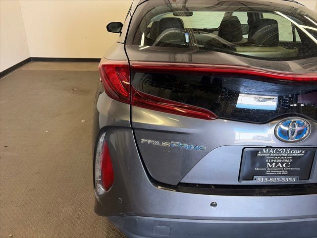 Used 2017 Toyota Prius Prime Advanced w/ Carpet Mat Package image 9