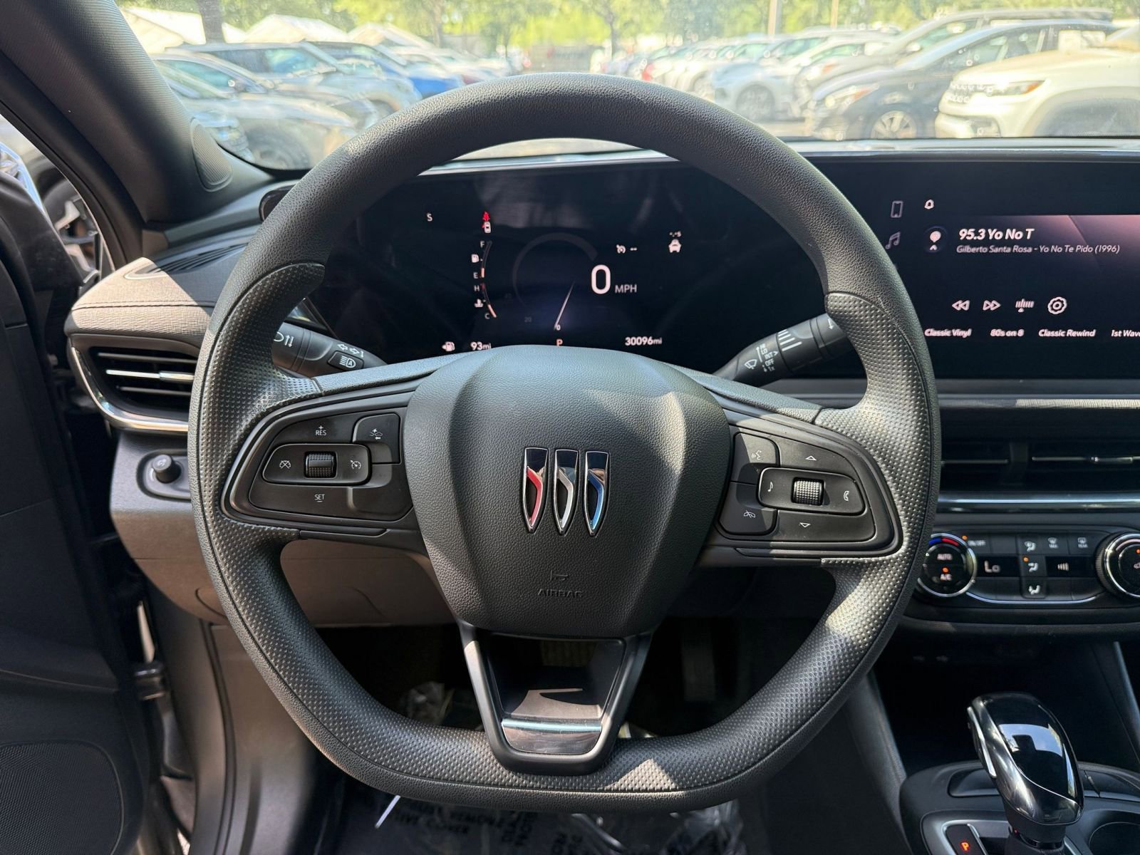 Used 2025 Buick Envista Preferred image 24