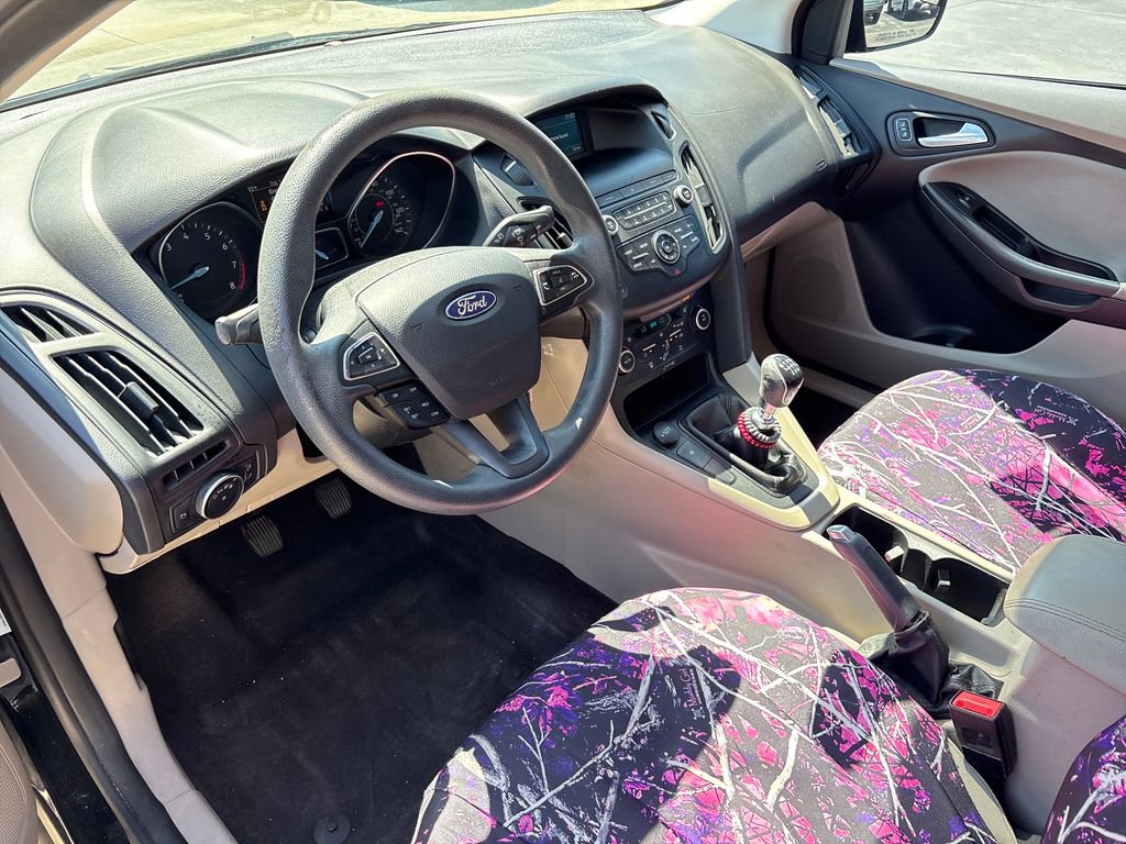 Used 2018 Ford Focus SE FWD image 6