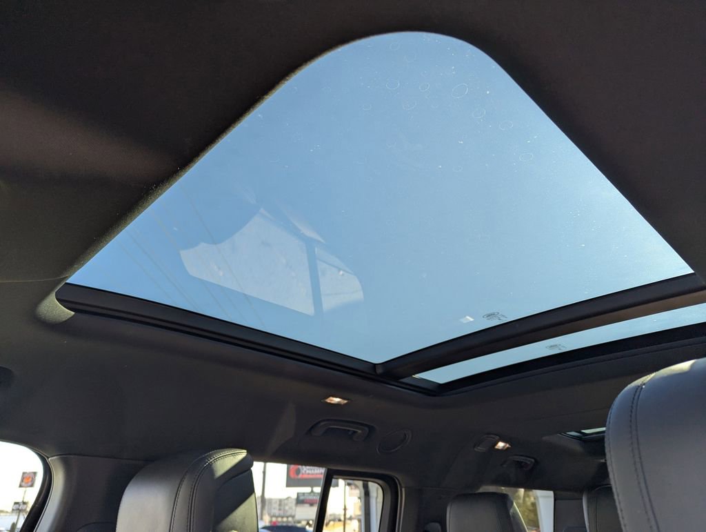 Used 2023 Land Rover Defender 130 X image 18