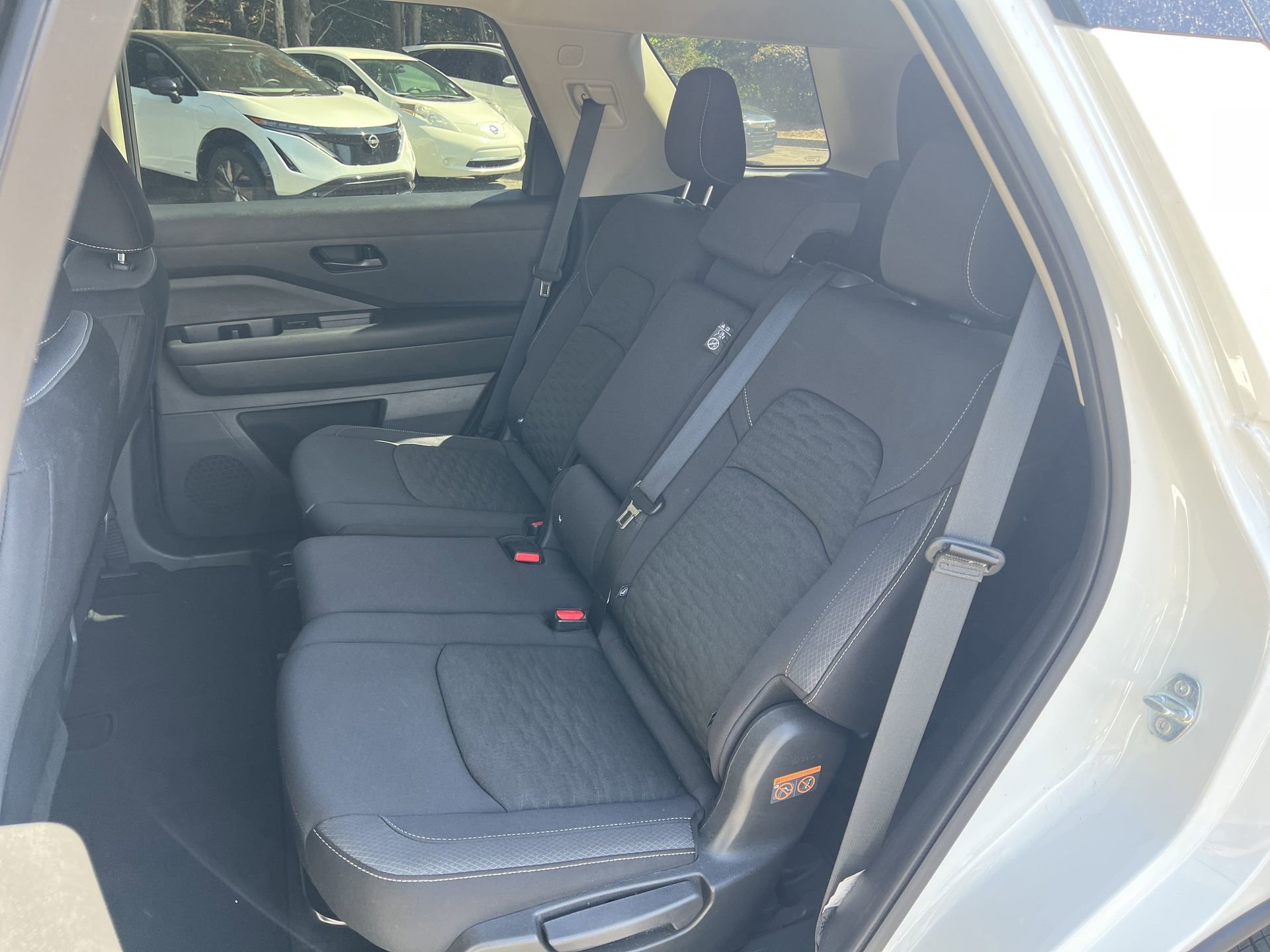 Used 2024 Nissan Pathfinder SV FWD image 15