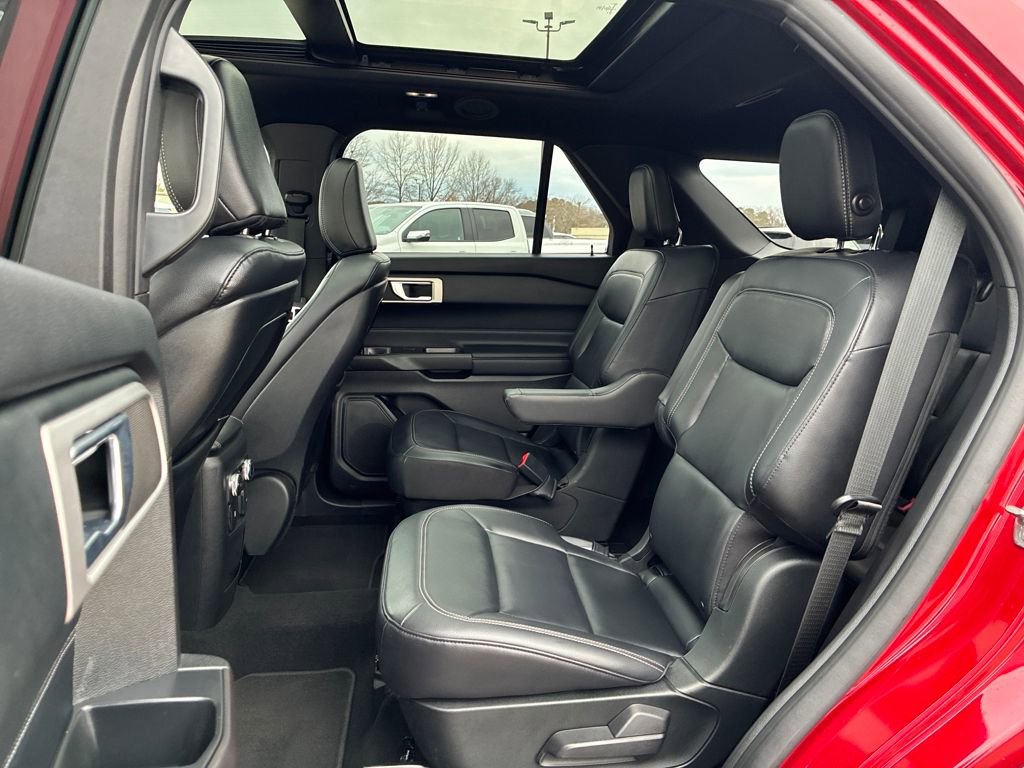 Used 2020 Ford Explorer XLT w/ Equipment Group 202A image 26