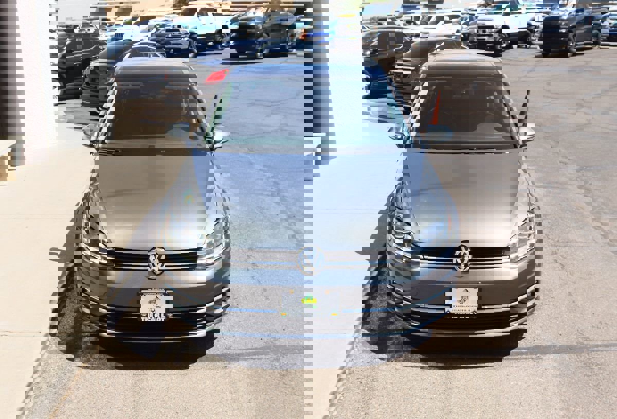 Used 2018 Volkswagen Golf SE image 15