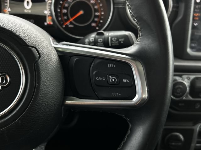 Used 2018 Jeep Wrangler Unlimited Sahara AWD/4WD image 14