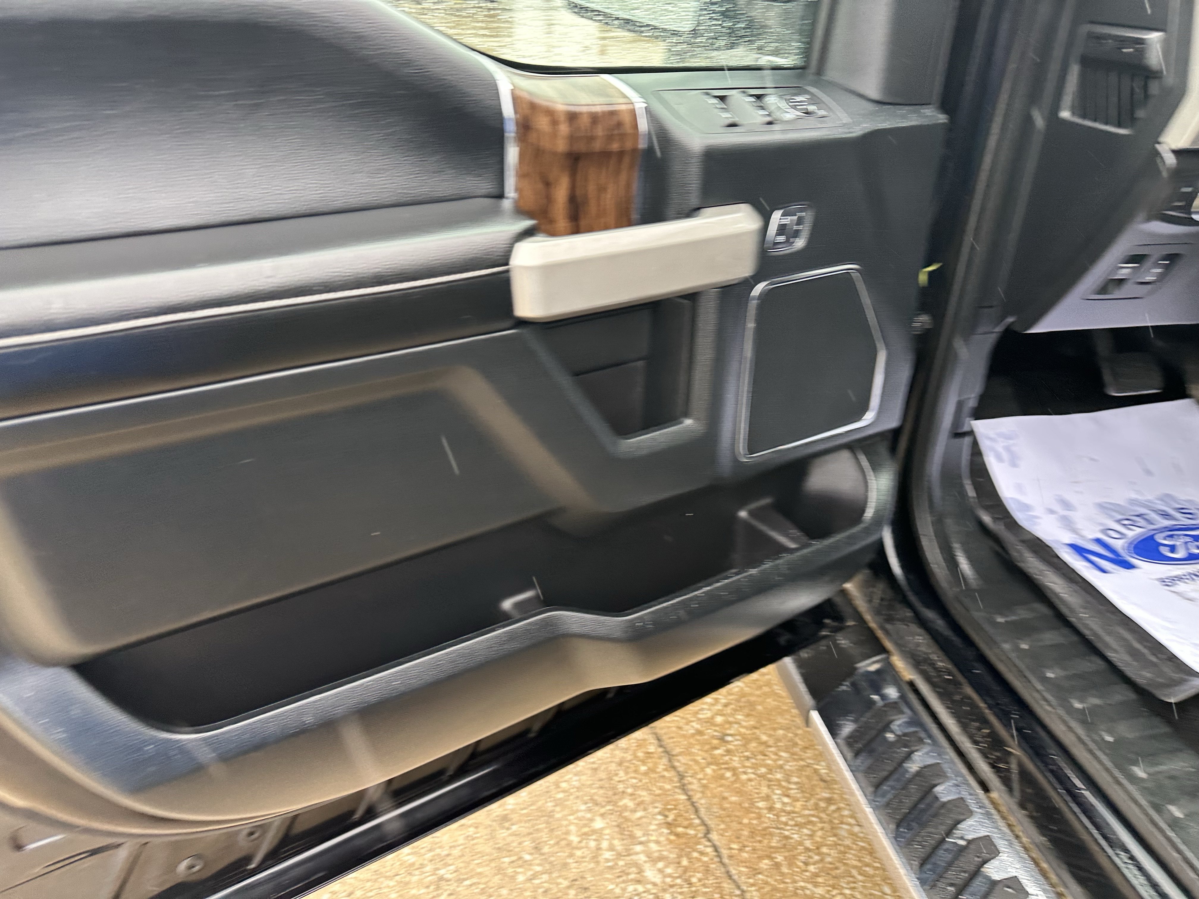 Used 2018 Ford F150 Lariat RWD image 17