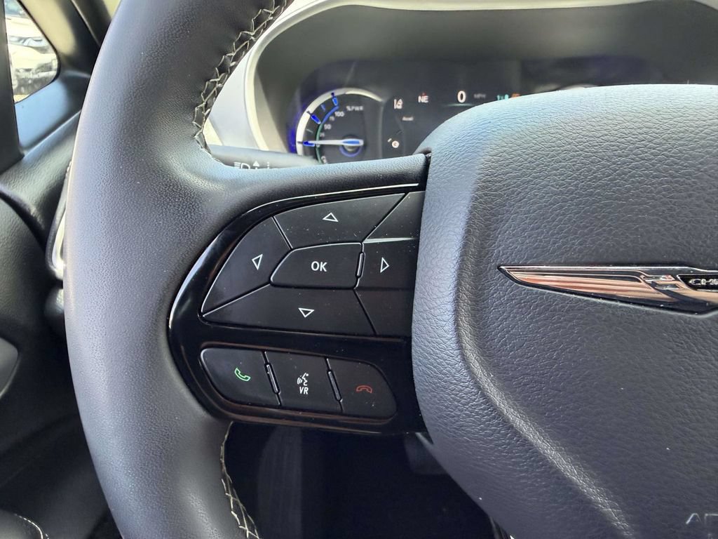 Used 2024 Chrysler Pacifica Limited FWD image 37