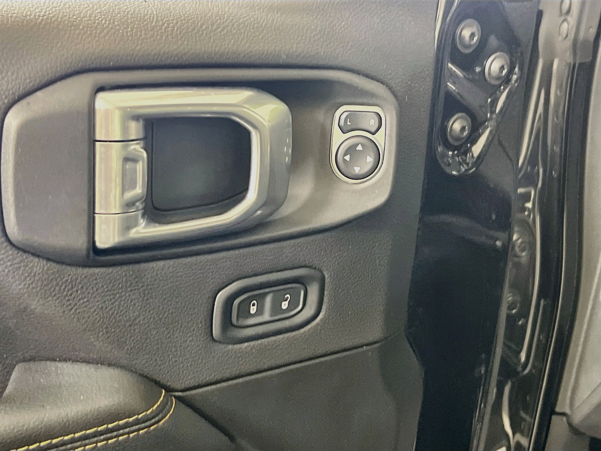 Used 2022 Jeep Gladiator Overland AWD/4WD image 18