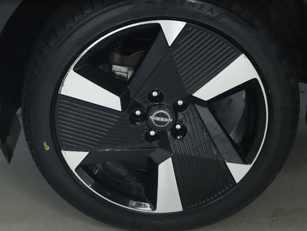 Certified 2025 Nissan Kicks SR image 39