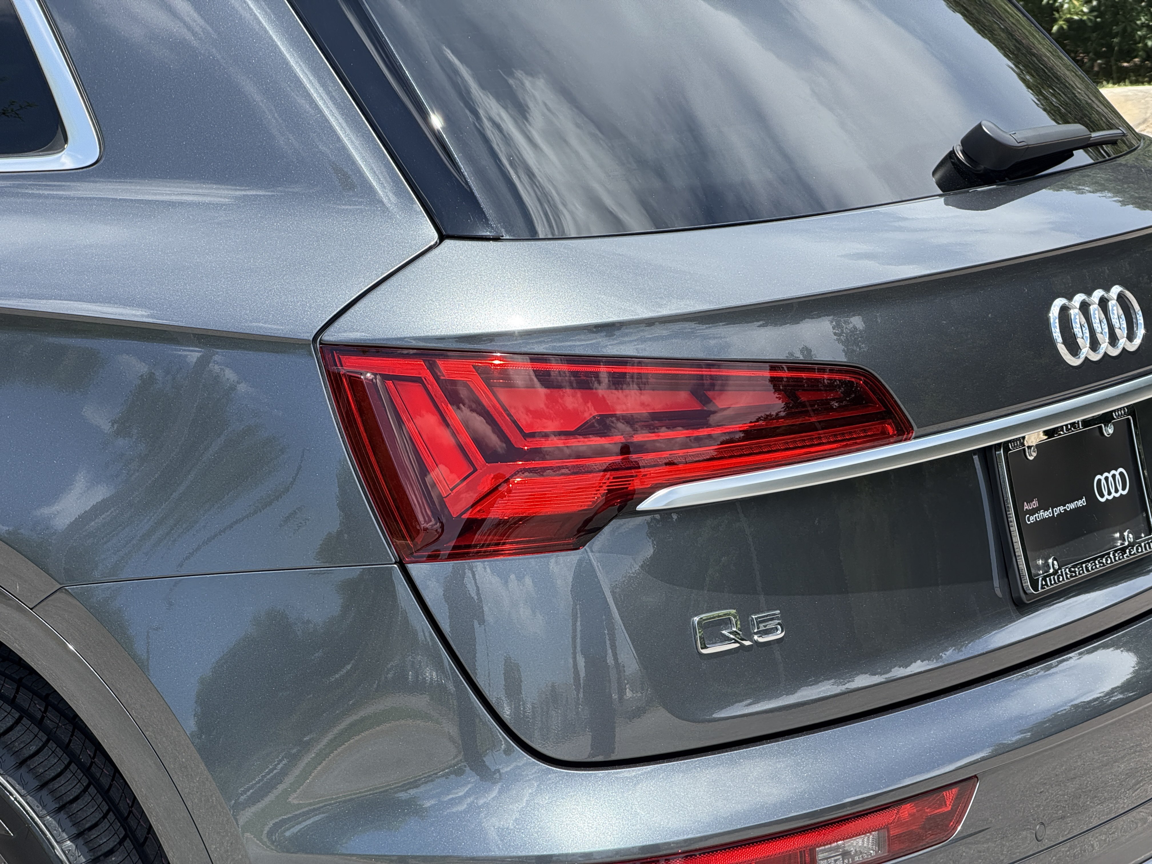 Used 2023 Audi Q5 2.0T Premium Plus w/ Premium Plus Package AWD/4WD image 10
