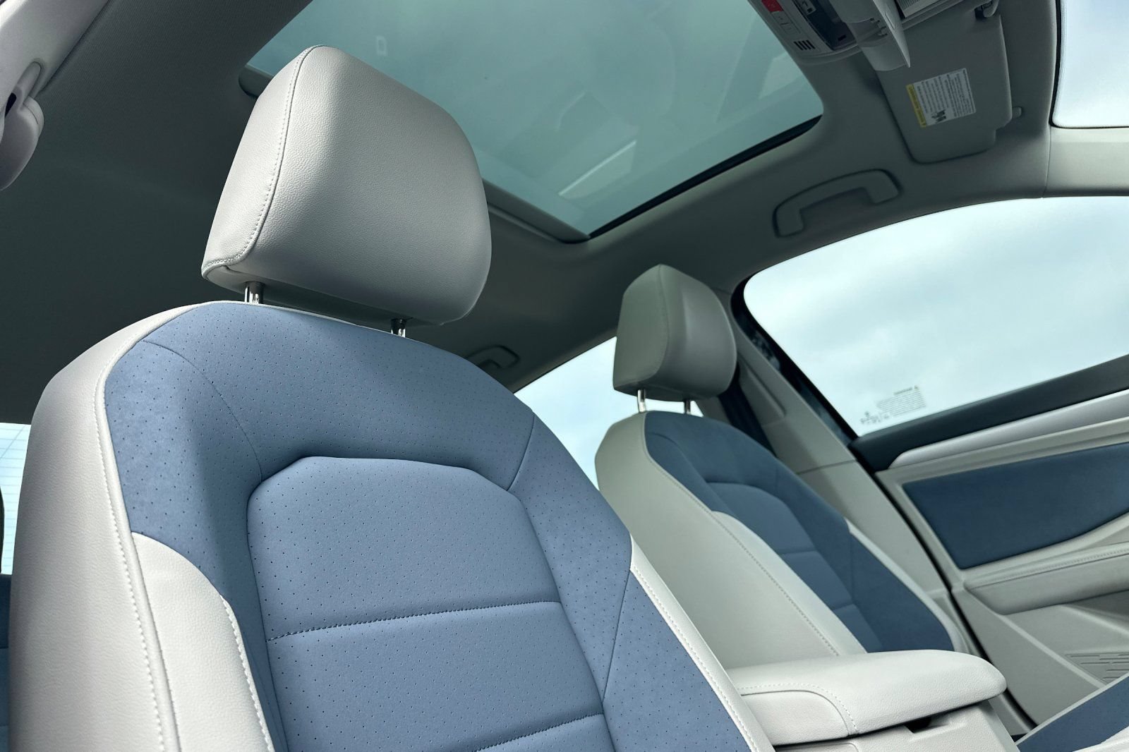 New 2026 Volkswagen Jetta SE FWD image 16