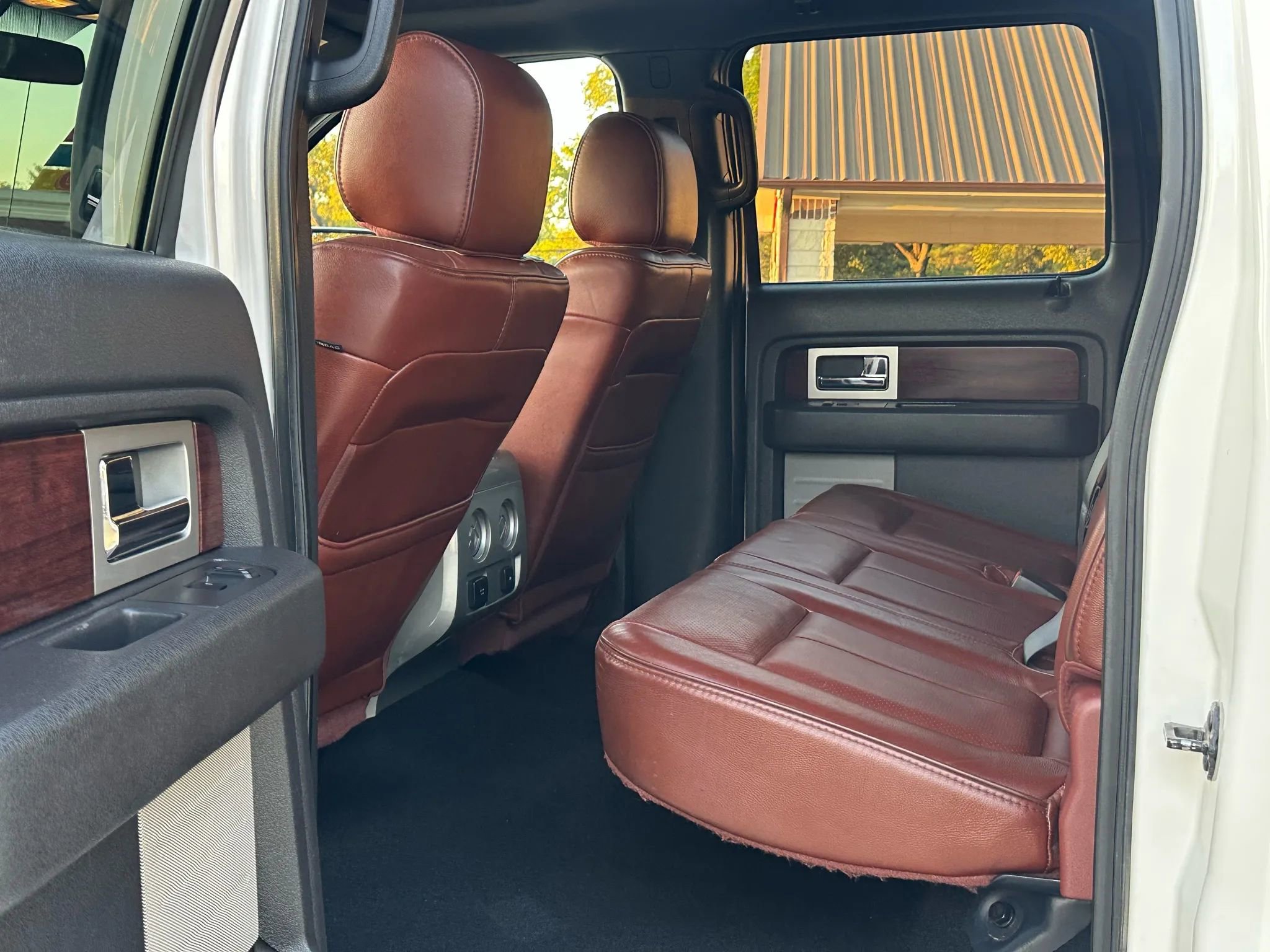 Used 2013 Ford F150 King Ranch w/ King Ranch Luxury Pkg image 11