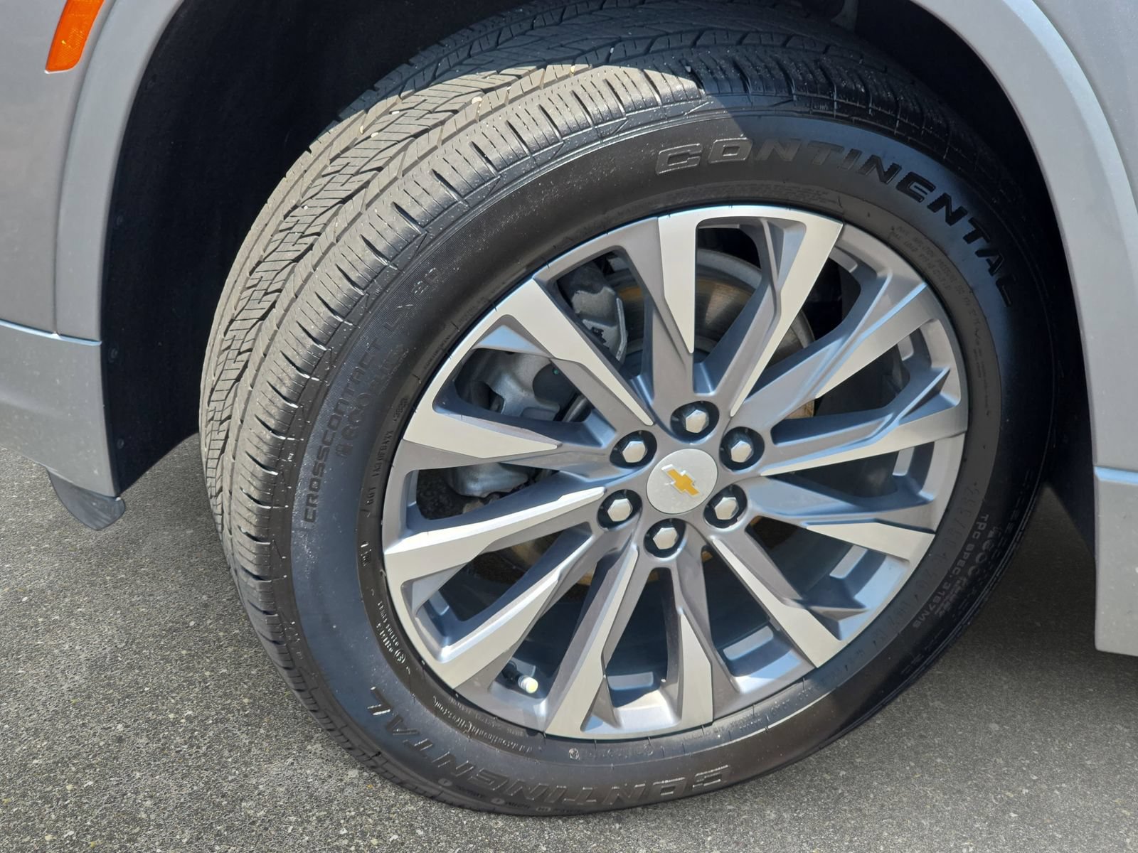 Used 2023 Chevrolet Traverse Premier FWD image 33