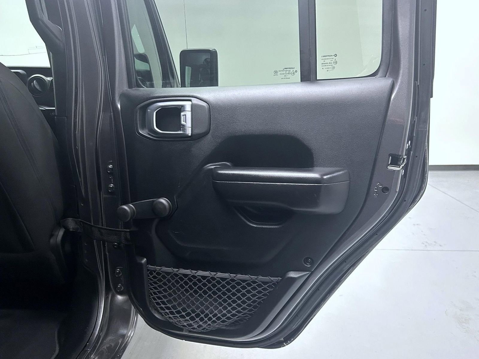 Used 2018 Jeep Wrangler Unlimited Sport image 17