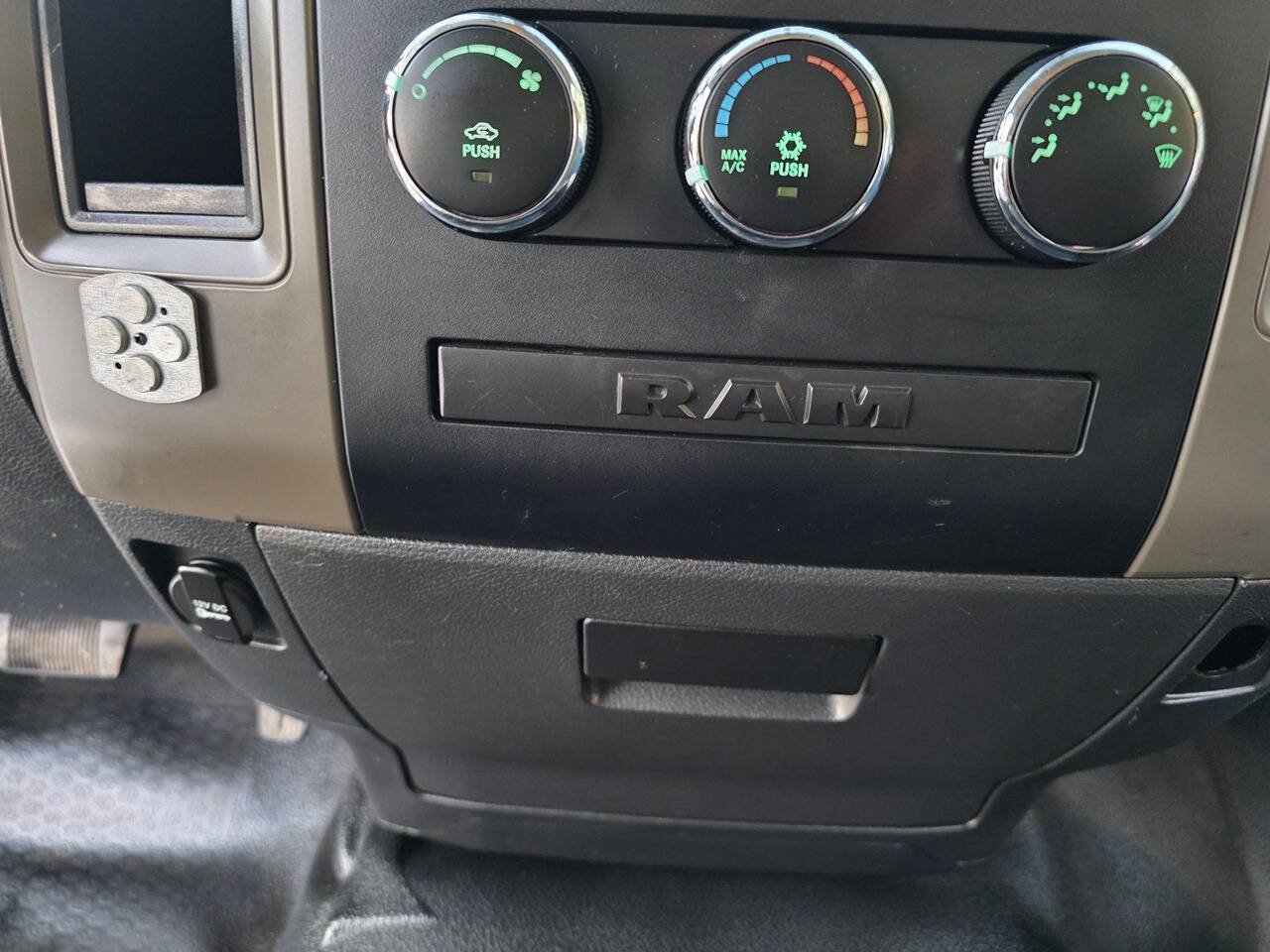 Used 2012 RAM 1500 ST w/ Trailer Brake Control Group RWD image 31
