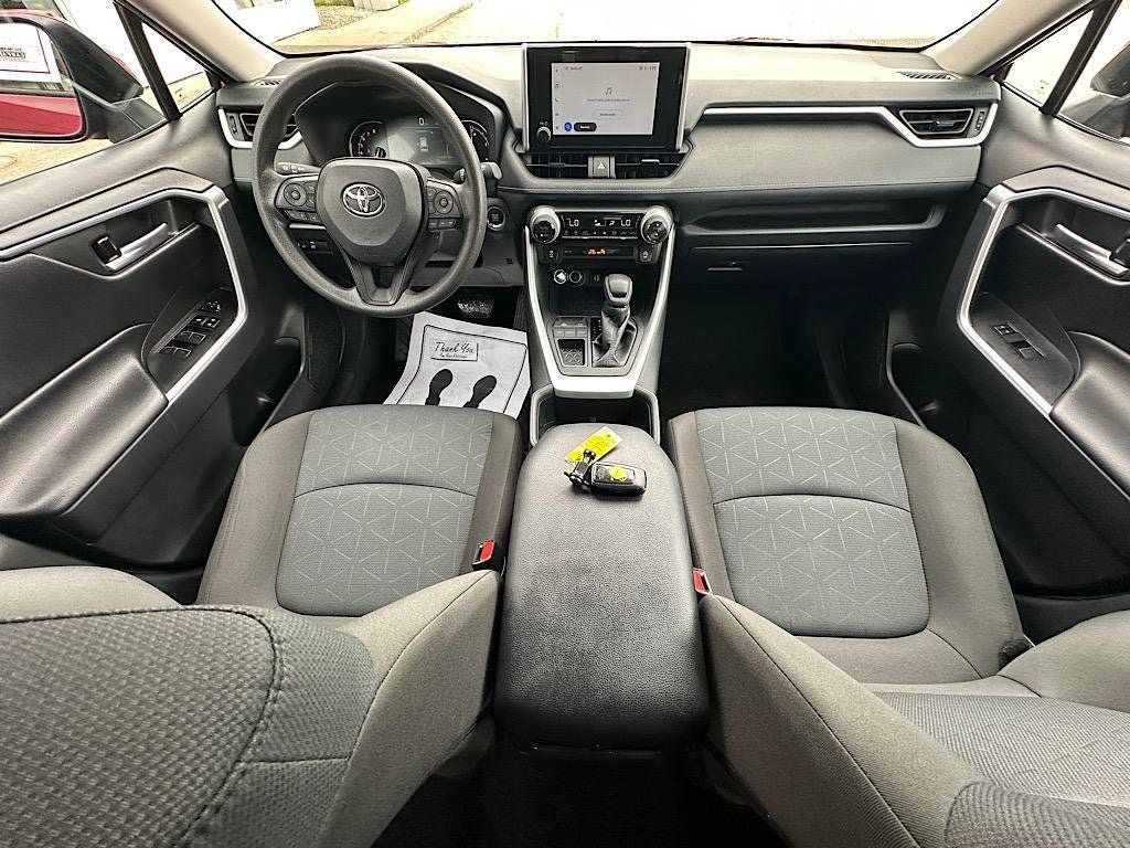 Certified 2025 Toyota RAV4 XLE FWD image 18