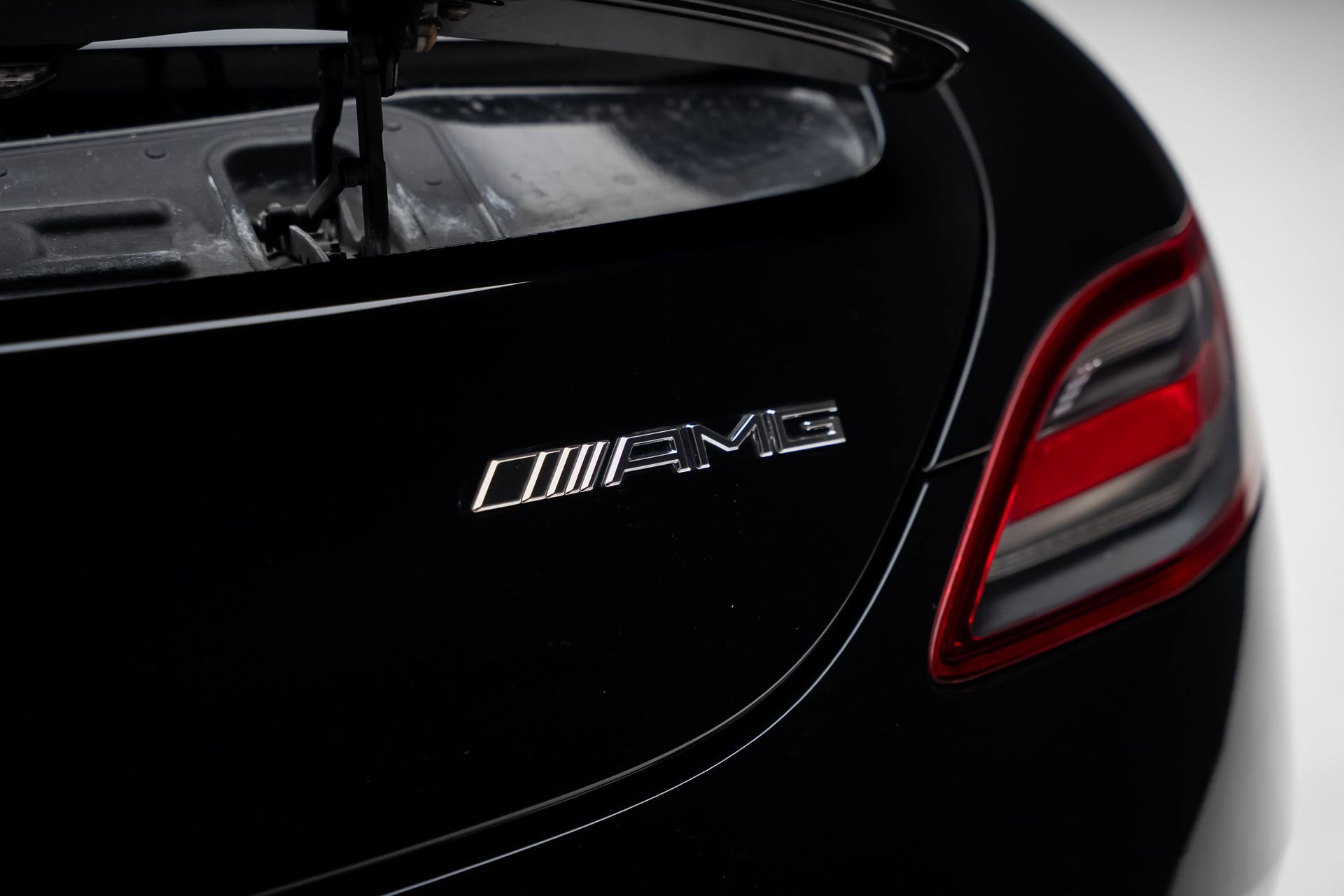 Used 2012 Mercedes-Benz SLS AMG Roadster image 35