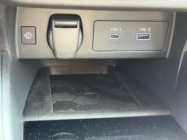 Certified 2025 Nissan Versa SR w/ Trunk Package FWD image 22