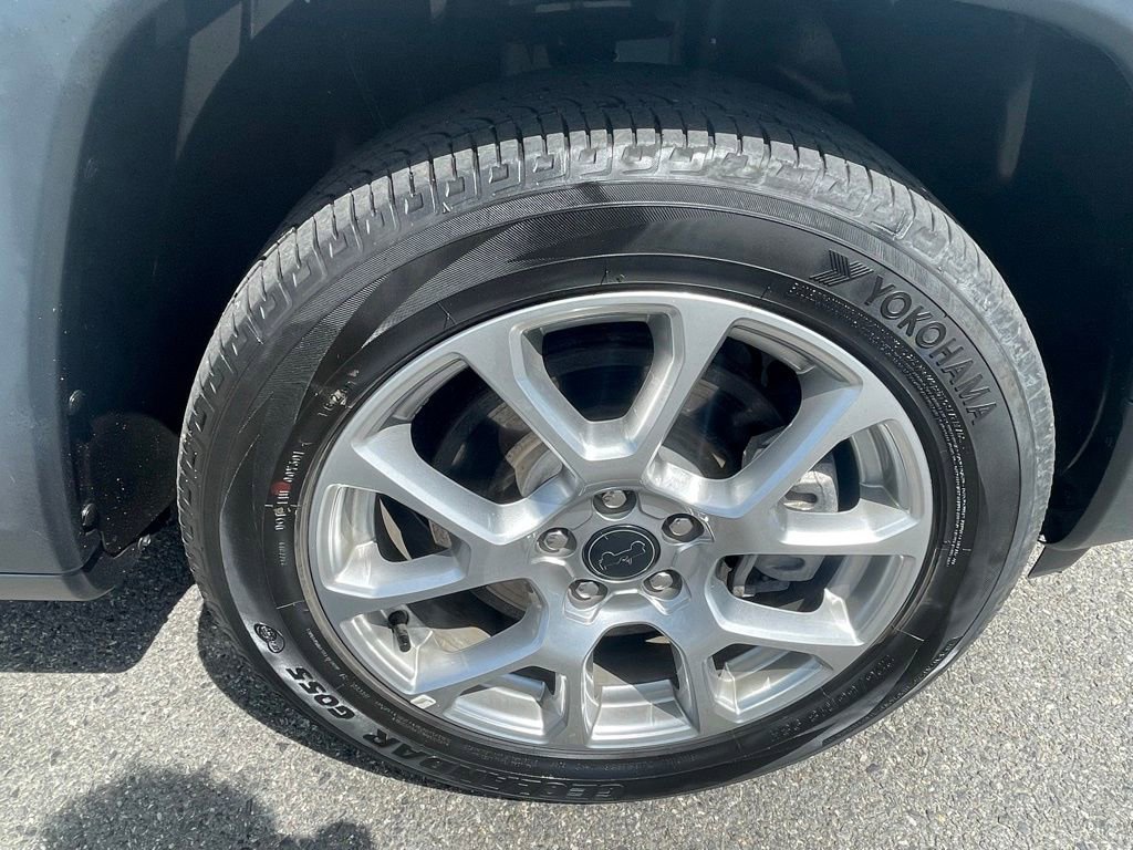 Certified 2025 Jeep Compass Limited AWD/4WD image 13