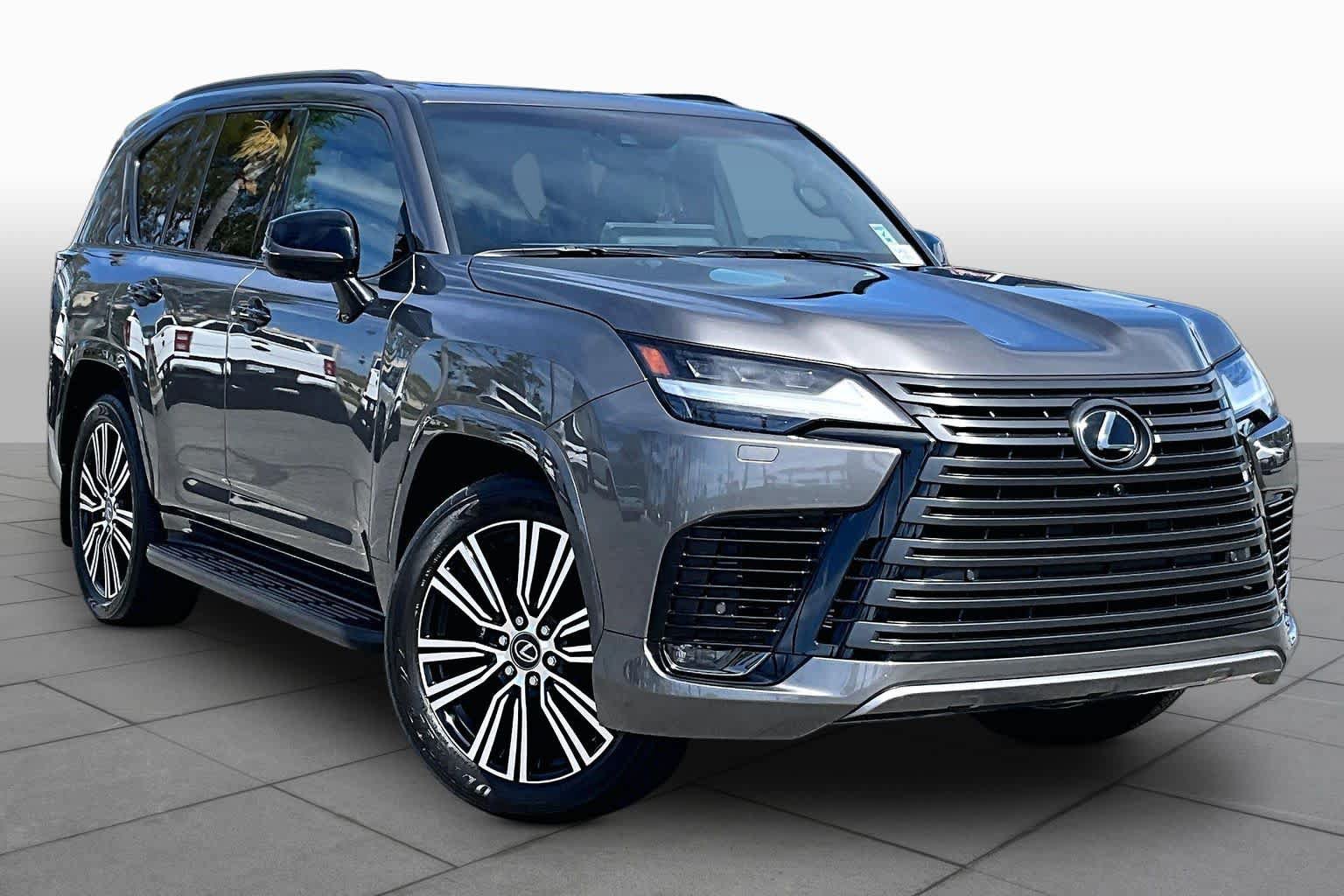 Used 2024 Lexus LX 600 4WD w/ Appearance Package image 2