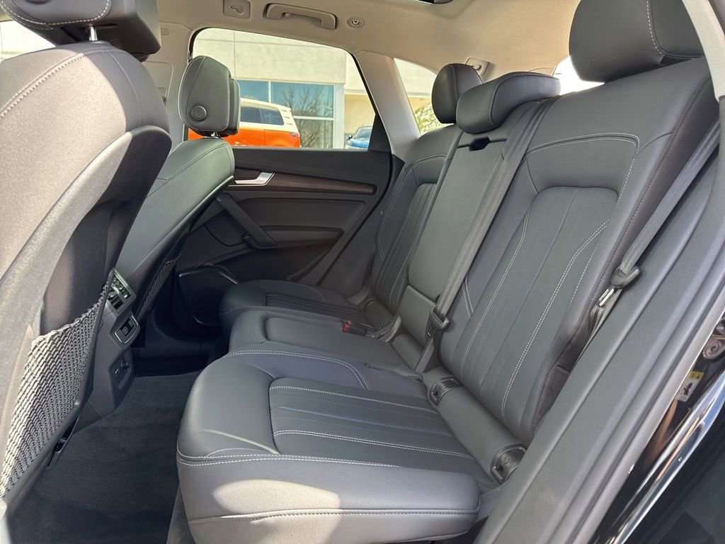 Used 2023 Audi Q5 2.0T Premium w/ Convenience Package image 24