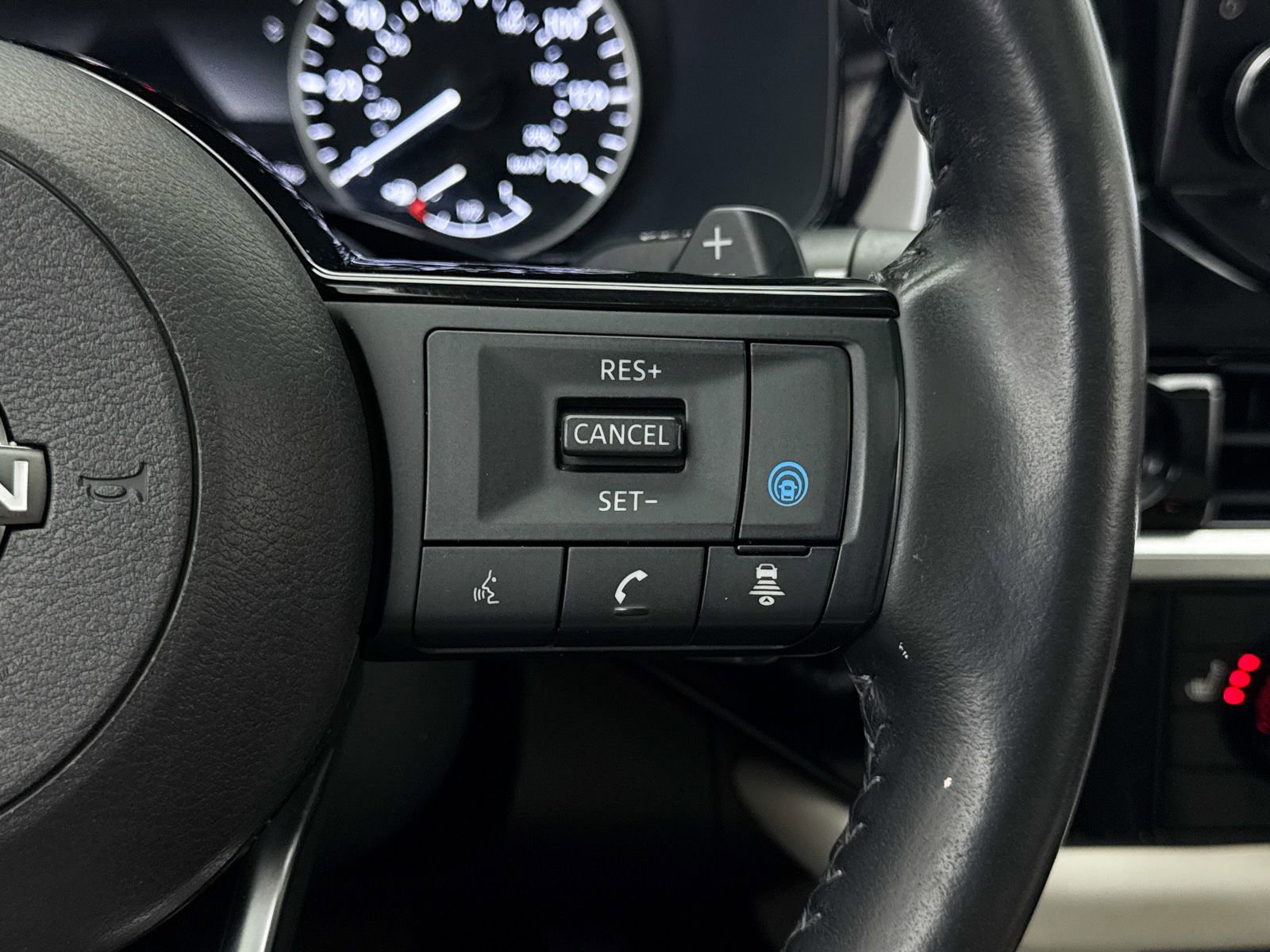 Used 2023 Nissan Pathfinder SL w/ SL Premium Package AWD/4WD image 32
