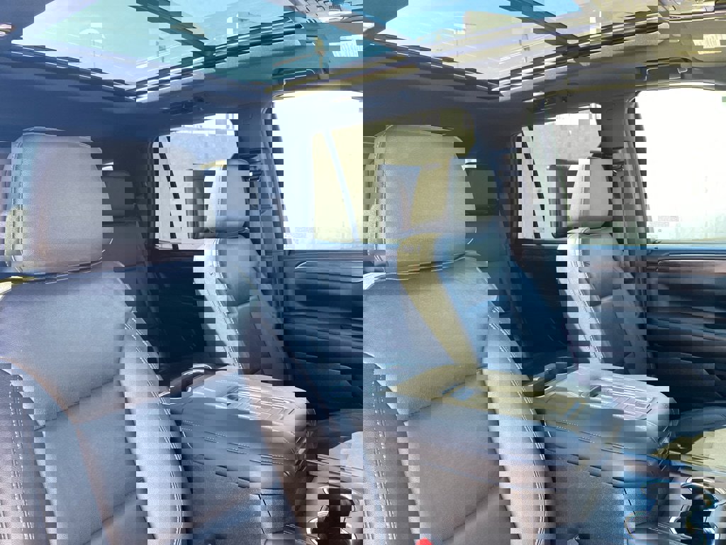 Used 2022 Chevrolet Tahoe Z71 w/ Z71 Off-Road Package image 26