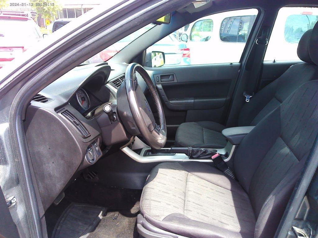 Used 2011 Ford Focus SE w/ 201A Rapid Spec Order Code FWD image 7