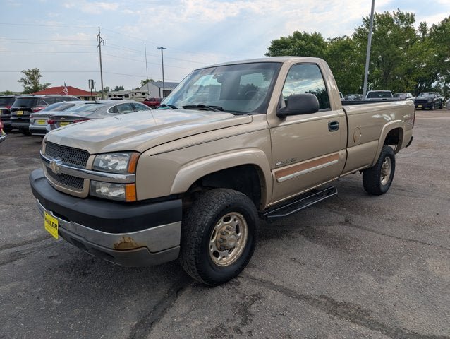 Used 2004 Chevrolet Silverado 2500 LS w/ Snow Plow Prep Package AWD/4WD image 4