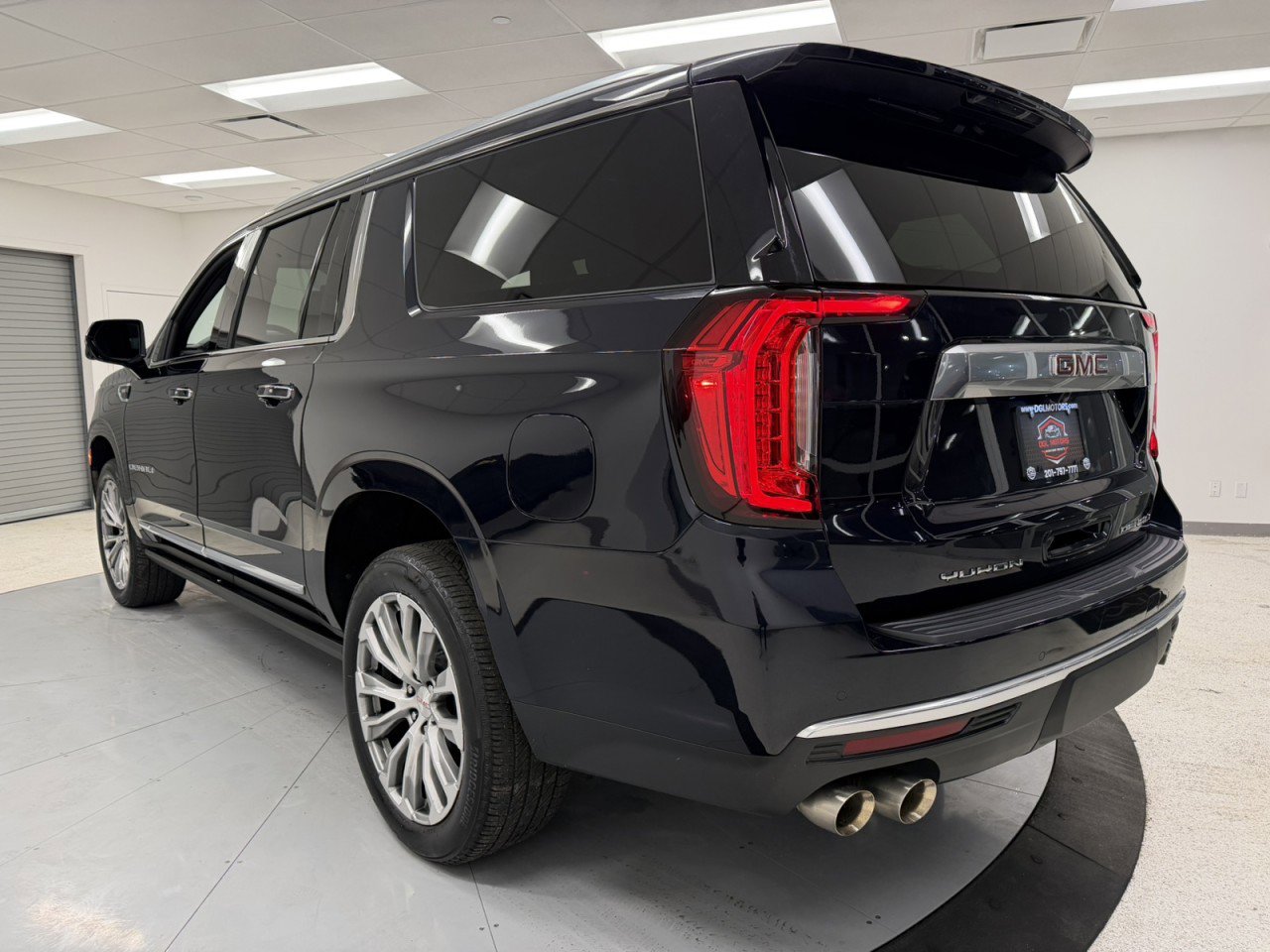 Used 2021 GMC Yukon XL Denali image 5