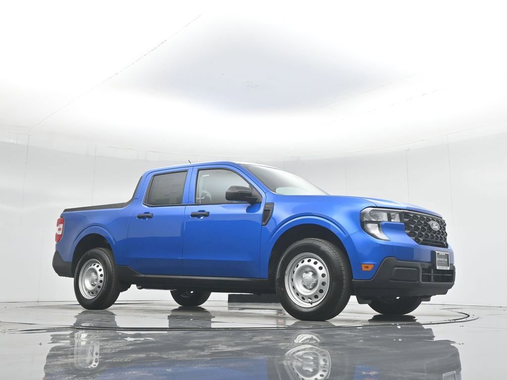 New 2025 Ford Maverick XL image 3