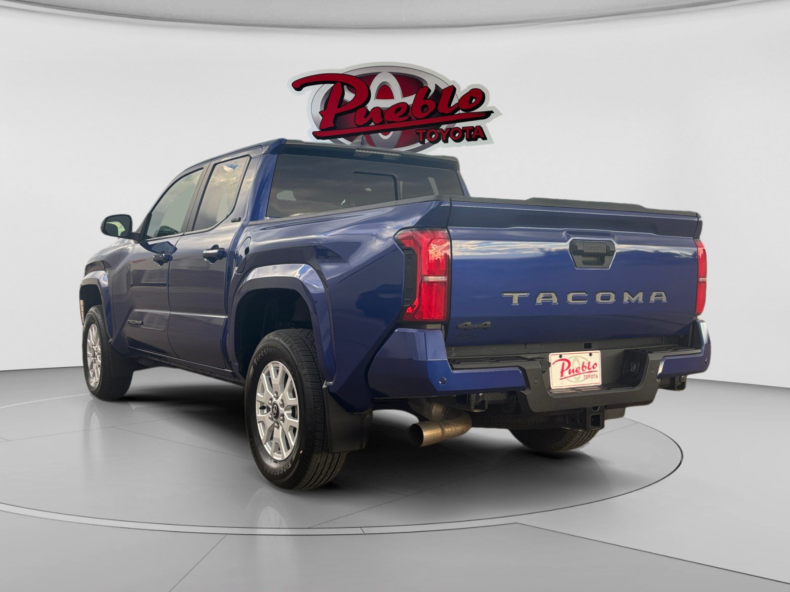 Used 2024 Toyota Tacoma SR5 AWD/4WD image 3