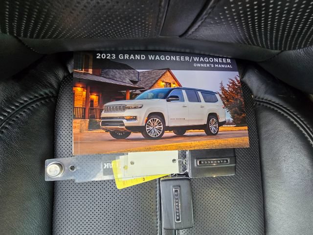 Certified 2023 Jeep Wagoneer Series III w/ Preferred Equipment Group AWD/4WD image 38