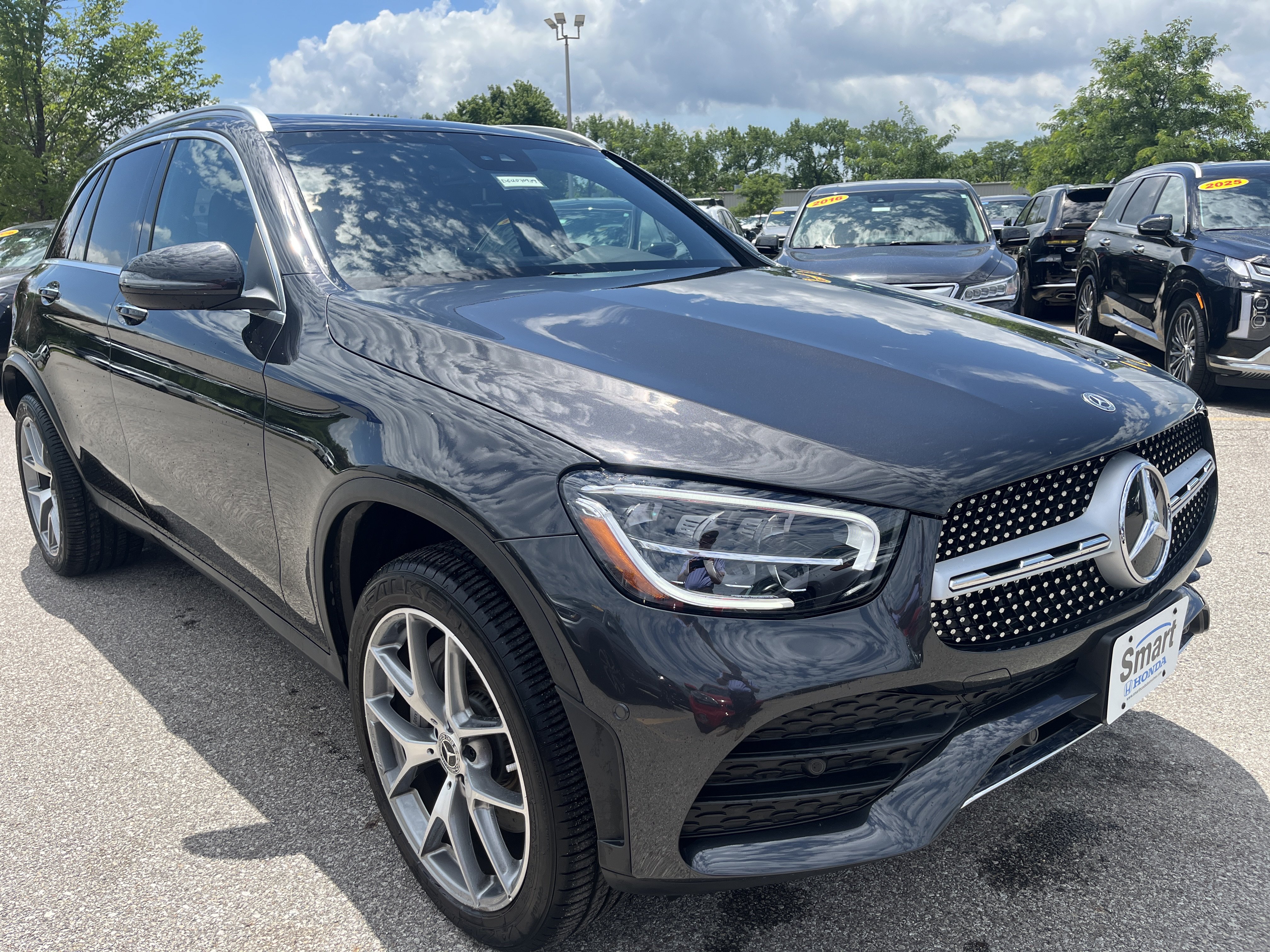 Used 2022 Mercedes-Benz GLC 300 4MATIC image 3
