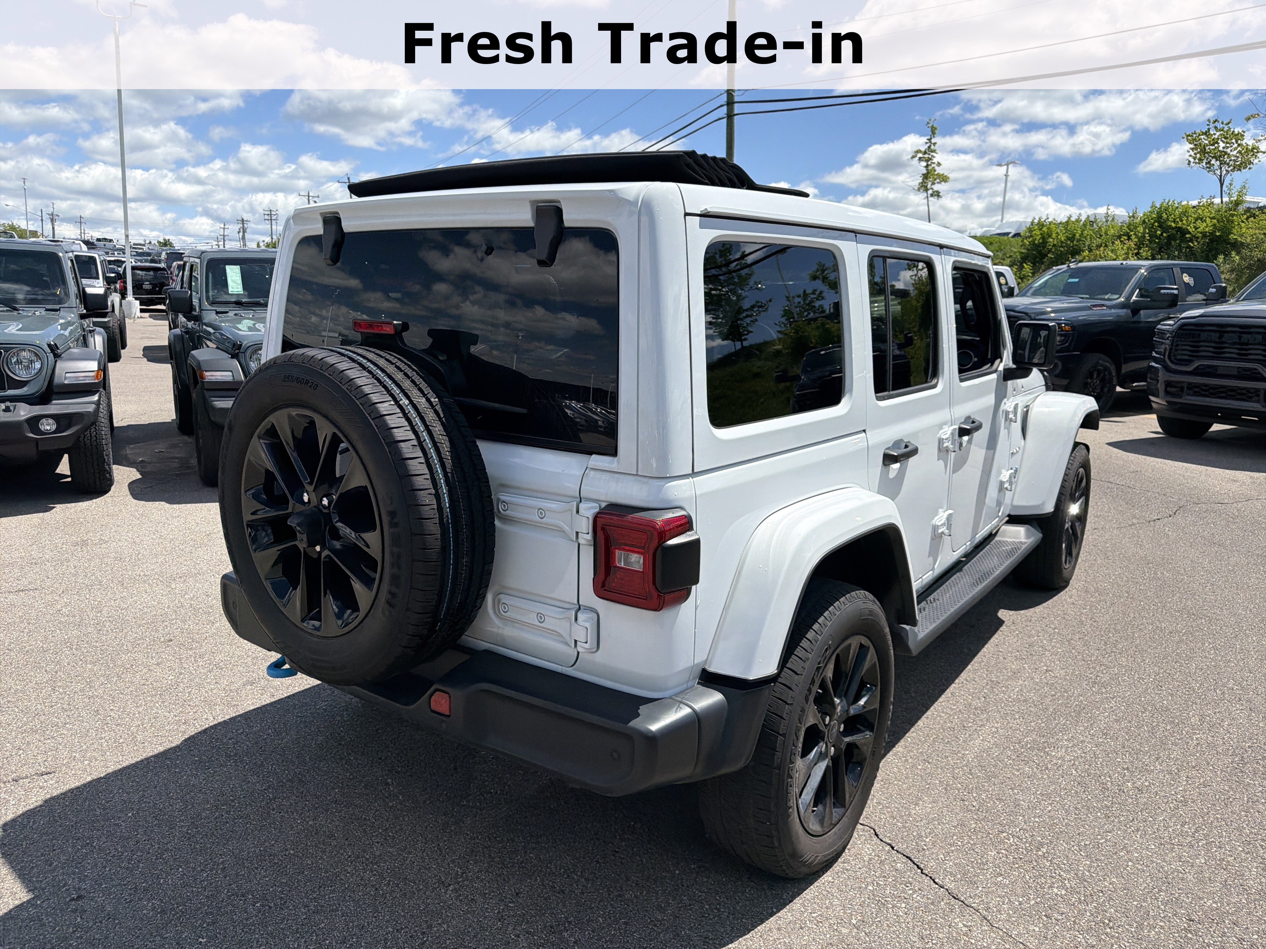 Used 2024 Jeep Wrangler Unlimited Sahara w/ Safety Group AWD/4WD image 12