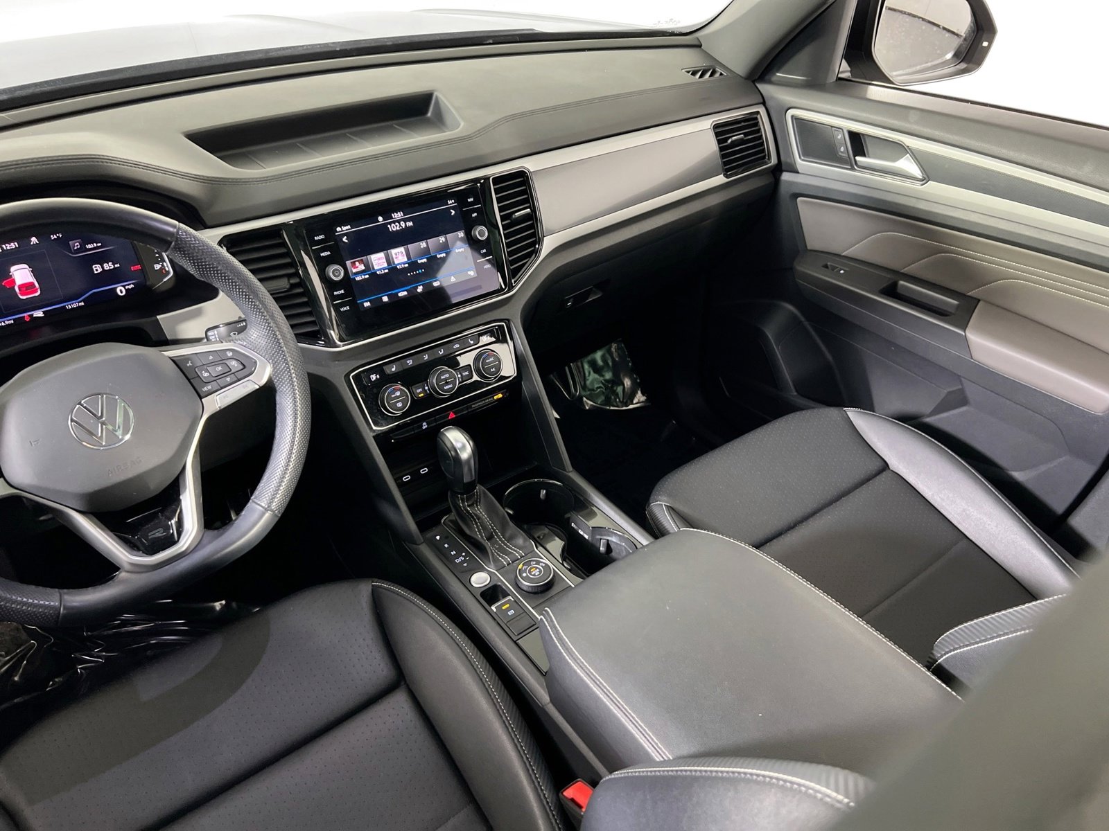 Used 2023 Volkswagen Atlas Cross Sport SEL R-Line image 23