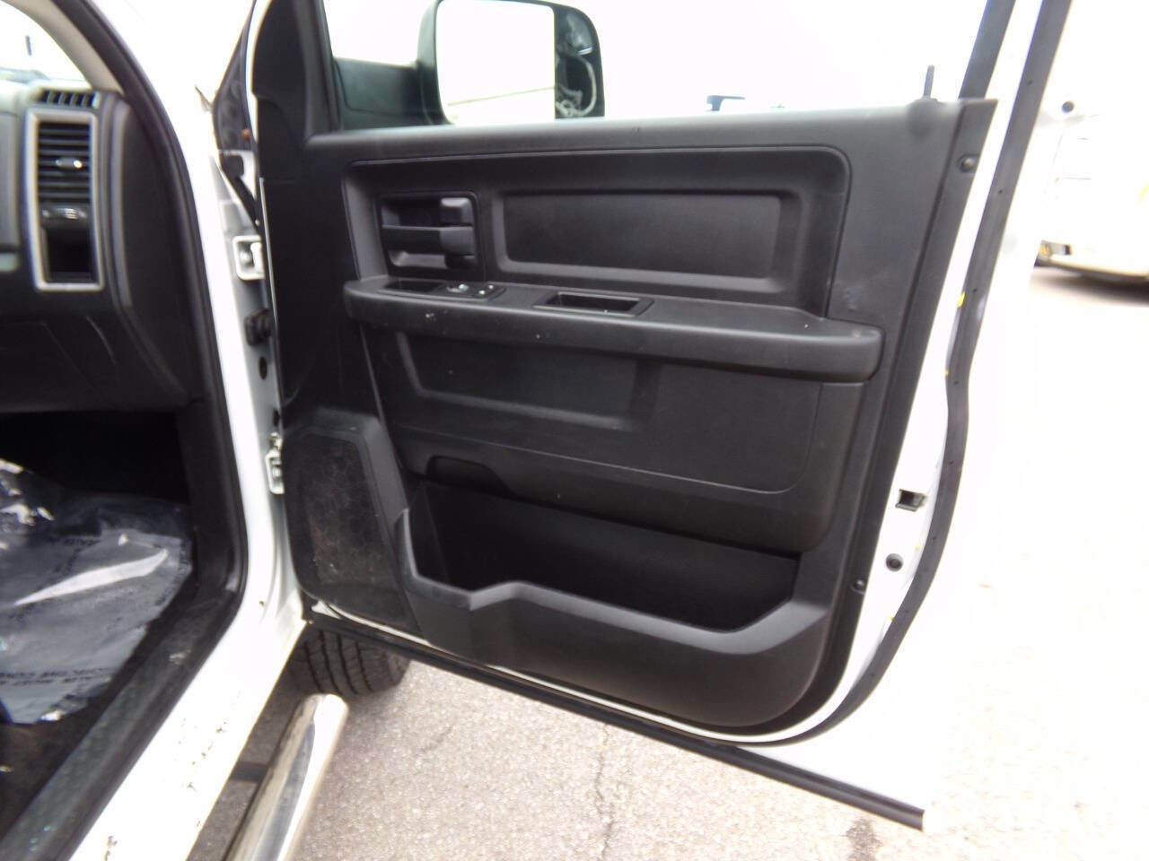 Used 2017 RAM 2500 Tradesman w/ Chrome Appearance Group image 28