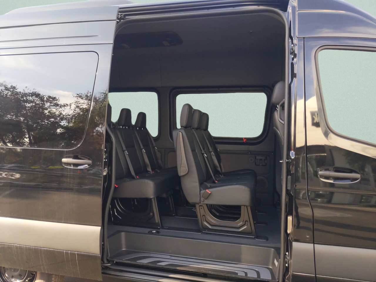 New 2025 Mercedes-Benz Sprinter 2500 image 6