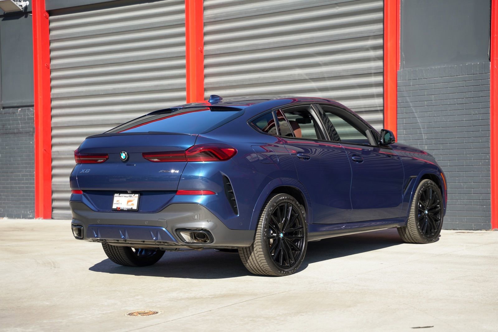 Used 2023 BMW X6 xDrive40i w/ M Sport Package image 5