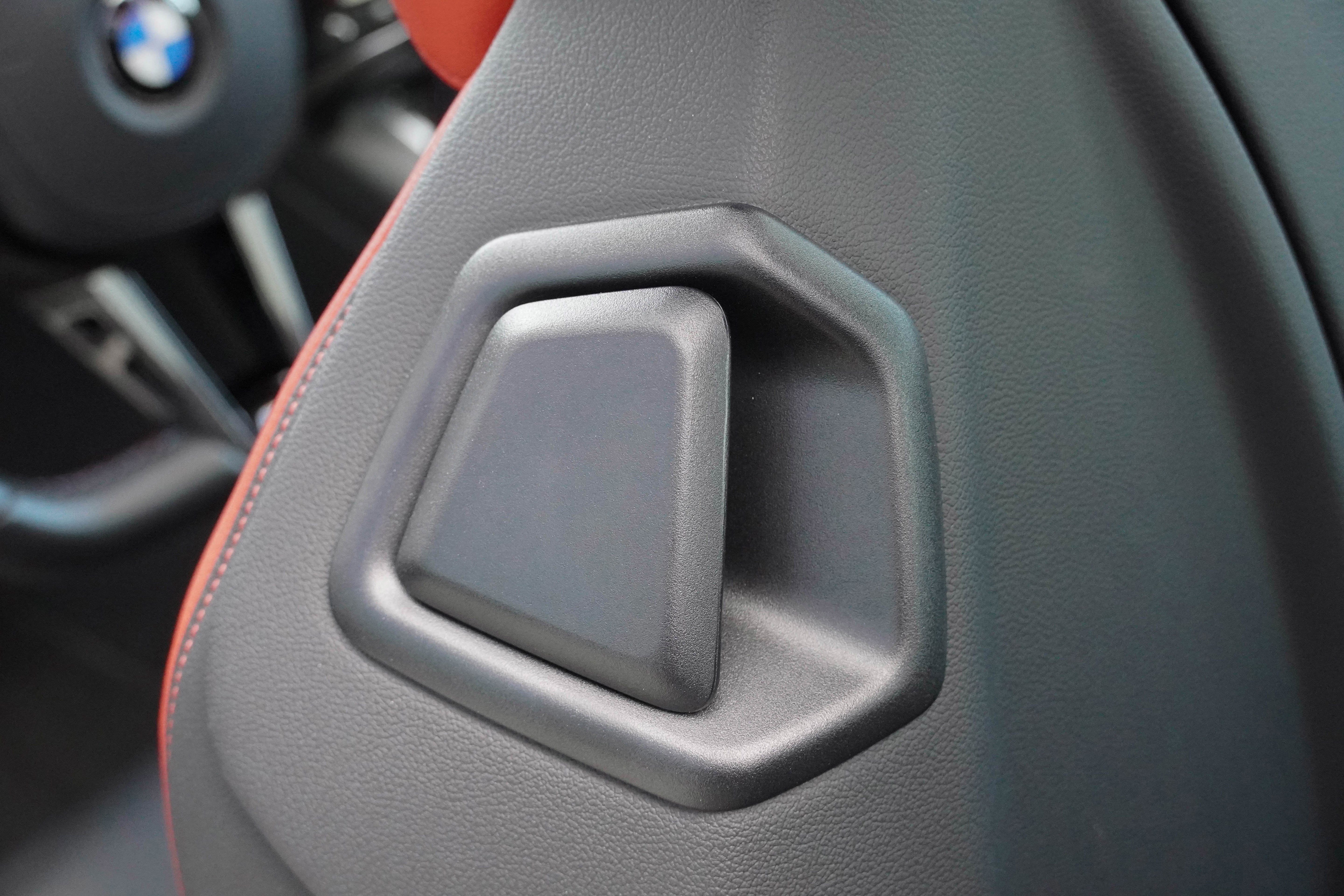 Used 2025 BMW M2 w/ Lighting Package image 33