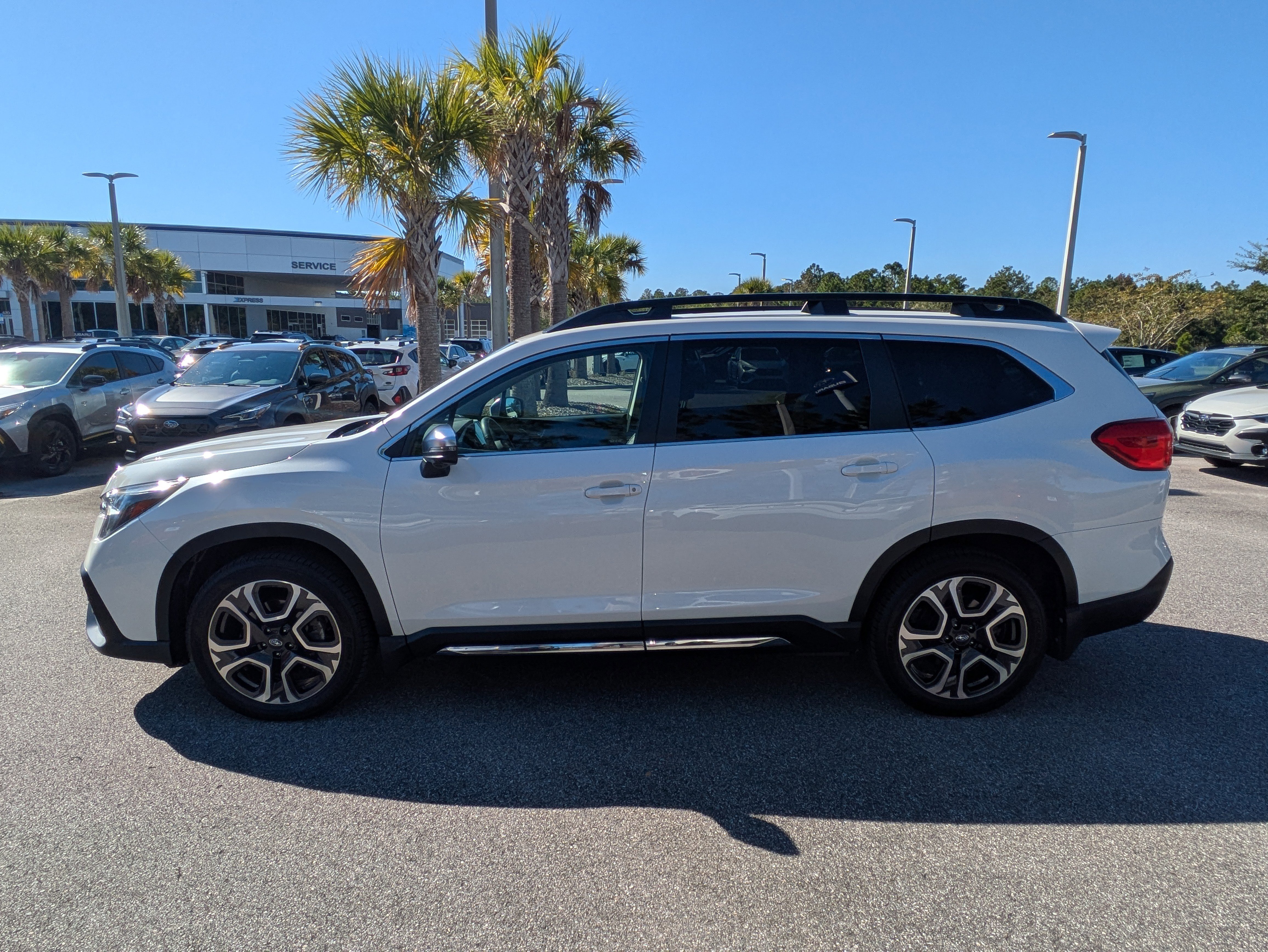 Certified 2023 Subaru Ascent Limited w/ Technology Package image 7