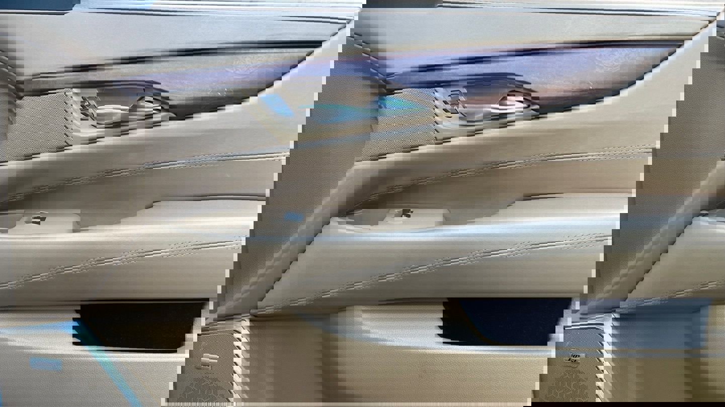 Used 2017 Cadillac Escalade Platinum RWD image 57