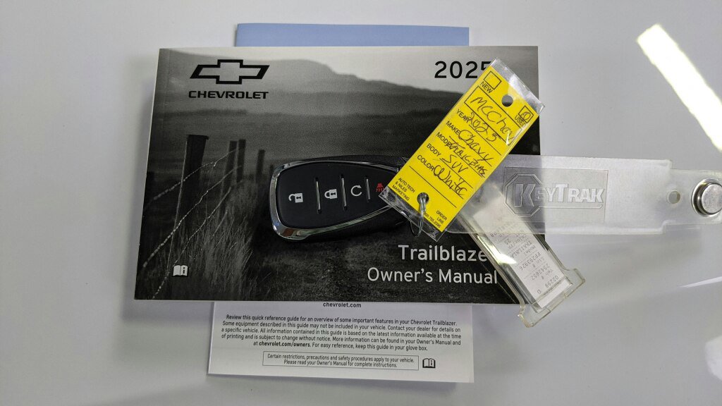 Used 2025 Chevrolet TrailBlazer LT image 33