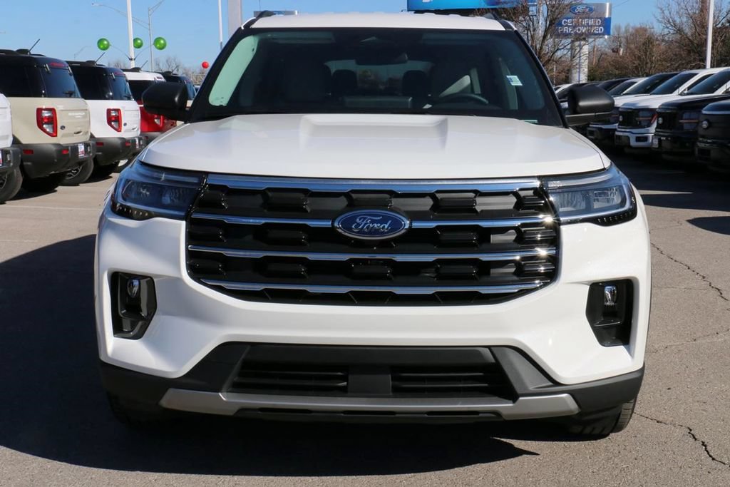 New 2026 Ford Explorer Active w/ Active Comfort Package RWD image 3