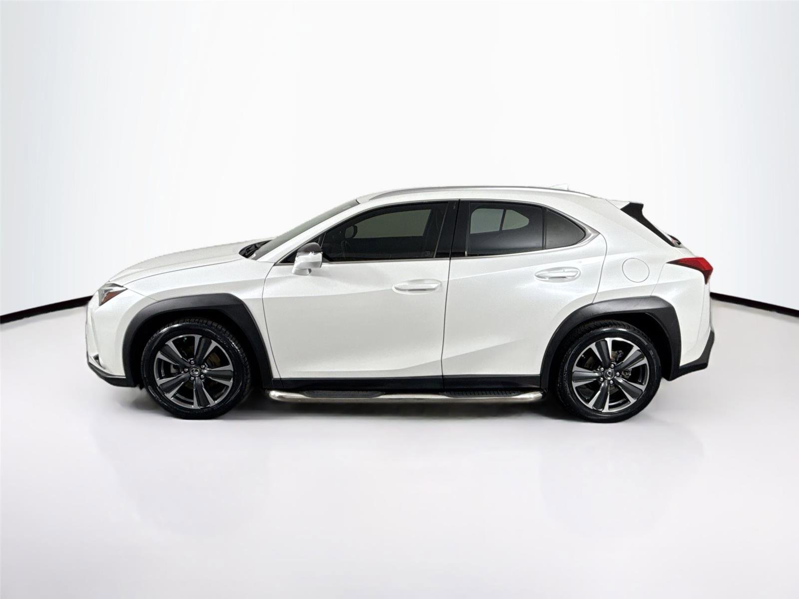 Used 2020 Lexus UX 200 image 11