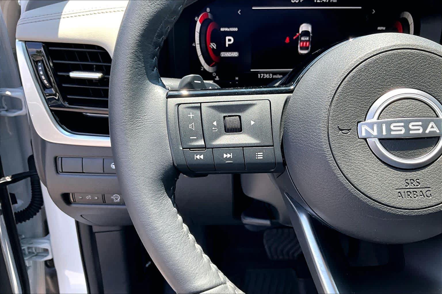 Used 2024 Nissan Rogue SL w/ SL Premium Package FWD image 24