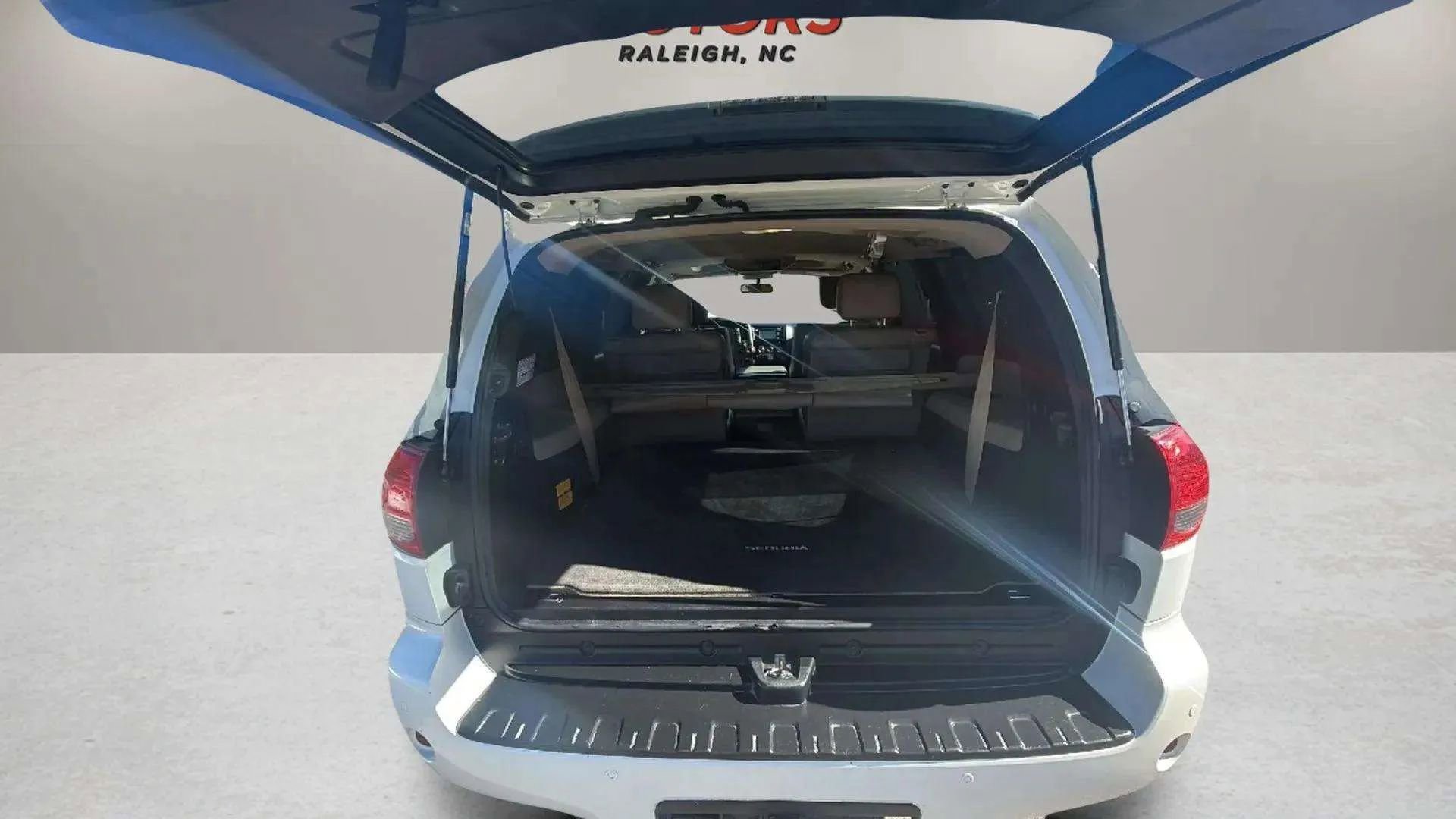 Used 2016 Toyota Sequoia Platinum image 21