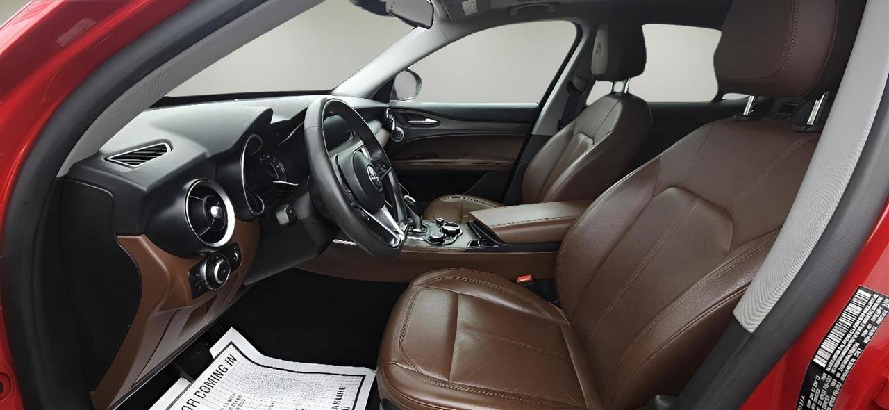 Used 2018 Alfa Romeo Stelvio Ti AWD/4WD image 11