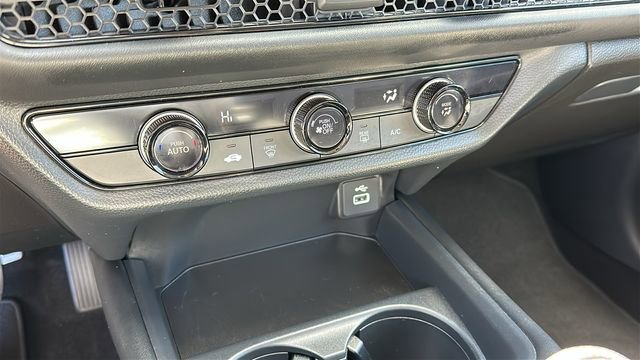 Used 2023 Honda HR-V LX image 16