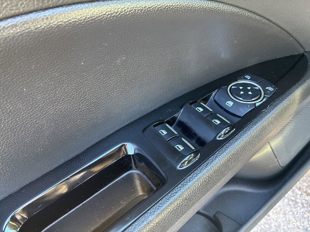 Used 2014 Ford Fusion SE w/ Equipment Group 202A image 12